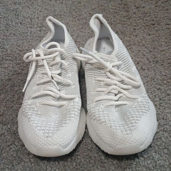 Avia white memory foam slip on sneakers Sz 7 EUC worn once - Picture 2 of 7